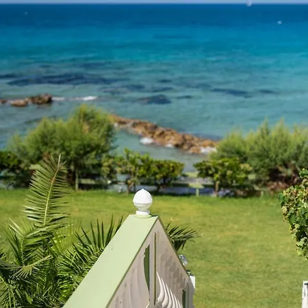 Aparthotel Achillion & Amoudi