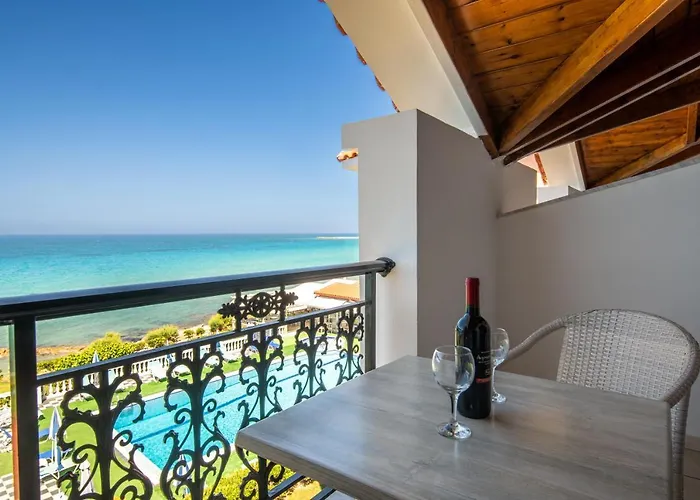 Aparthotel Achillion & 3*