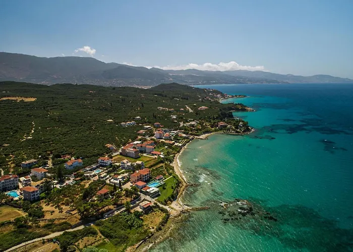 Achillion & Aparthotel 3*