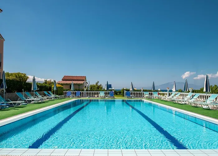 Achillion & Aparthotel 3*
